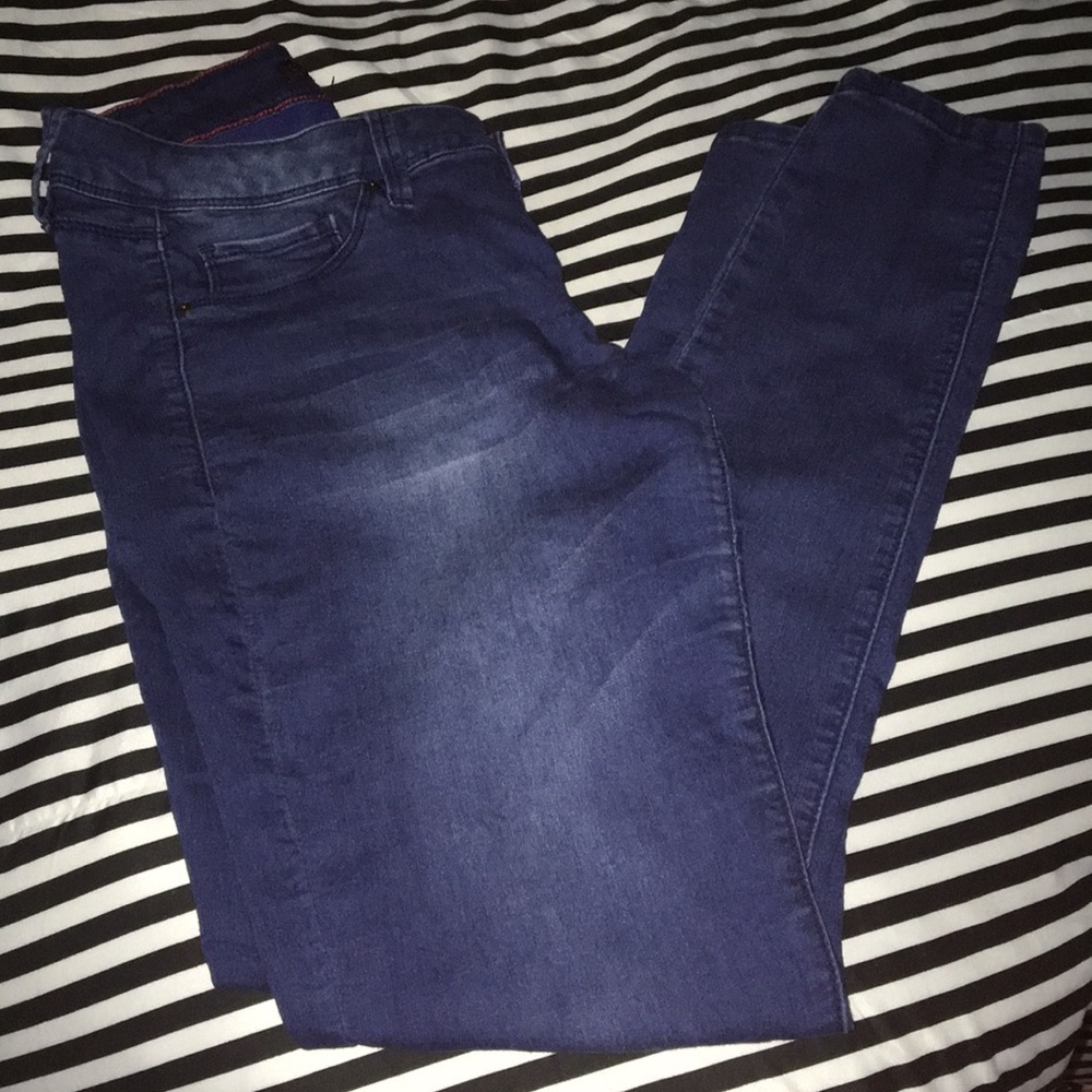 Super stretchy skinny jeans! 👖